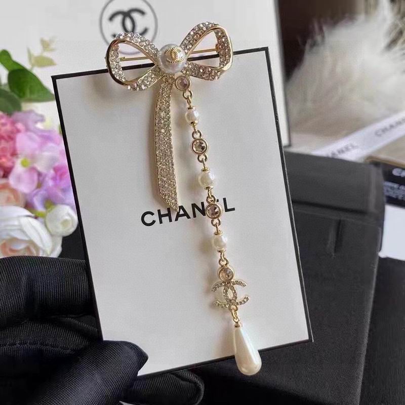 Chanel Brooch 1lyx73